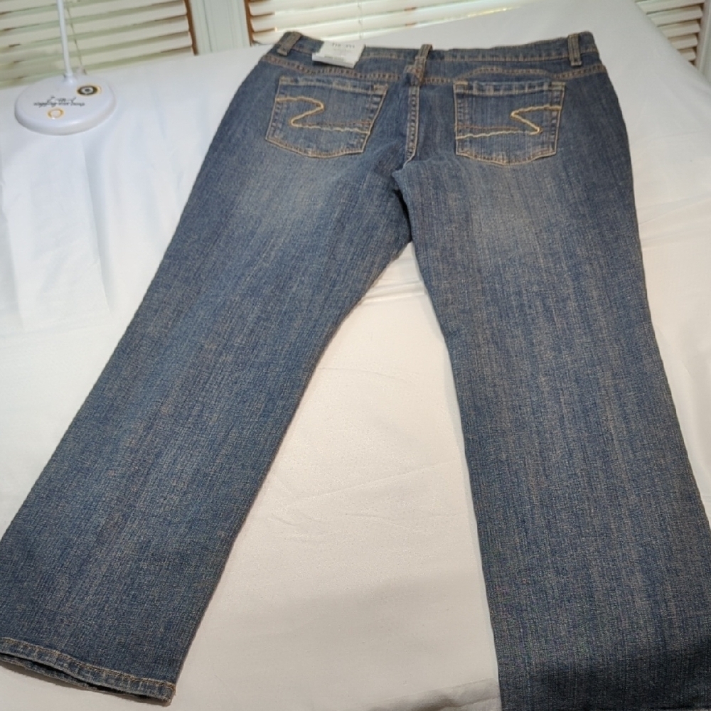 Liz & Co. Women's Straight Blue Jeans - Picture 6 of 10